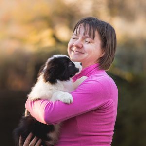 Milana Stupkova mit ihrem Border Collie Welpen